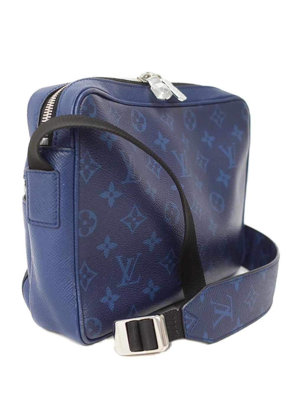 Louis Vuitton Messenger Outdoor Bag Shoulder Taigarama Black